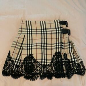 Burberry Vintage Plaid Wool Pleated Miniskirt with Black Lace Size 4